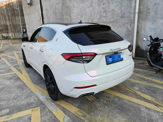 Maserati Levante — Фото автомобиля 7