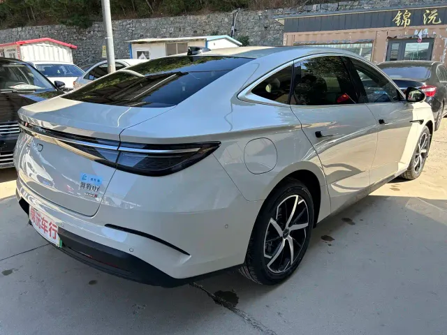 BYD Seal 07 DM-i — Фото автомобиля 7