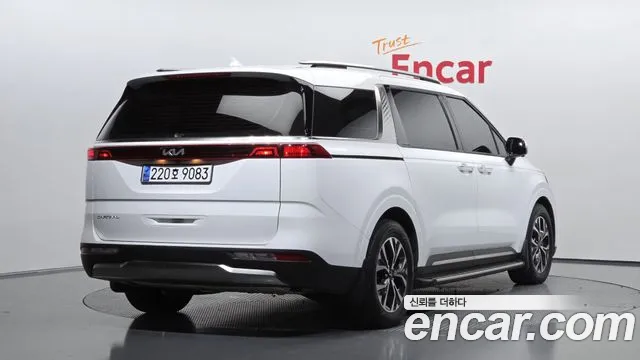 Kia Carnival Generation 4 — Фото автомобиля 2