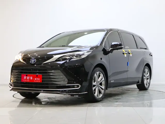 Toyota Sienna — Фото автомобиля 2