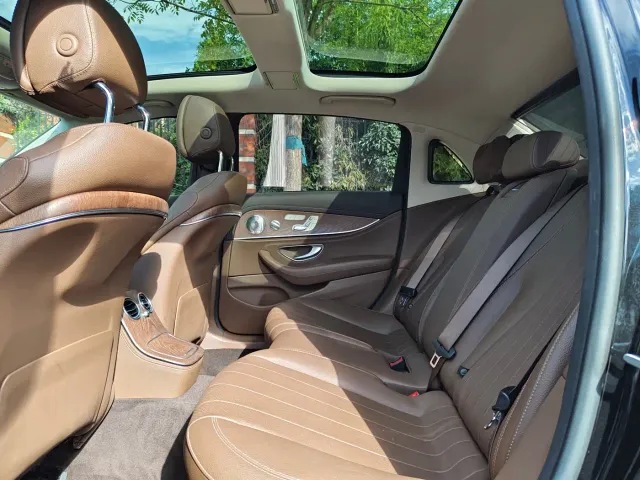 Mercedes-Benz E-Class — Фото автомобиля 8