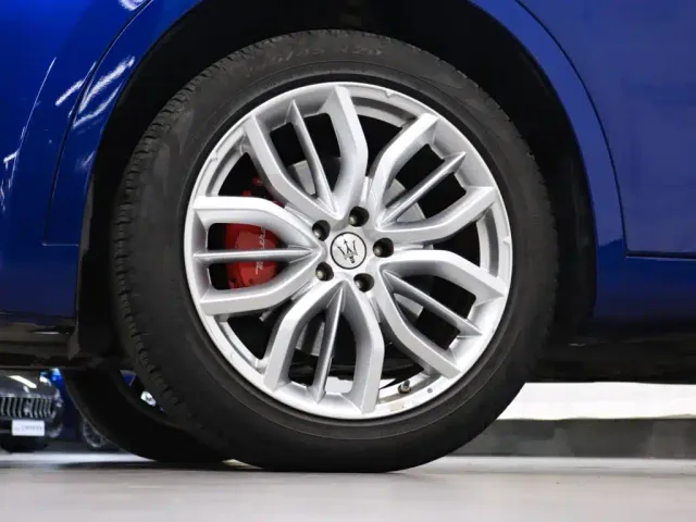 Maserati Levante — Фото автомобиля 28