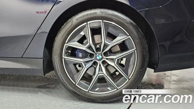 BMW 5-Series — Фото автомобиля 18