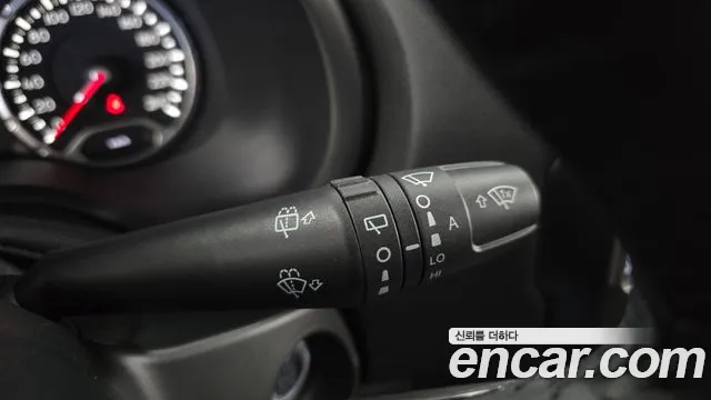 Jeep Renegade — Фото автомобиля 26