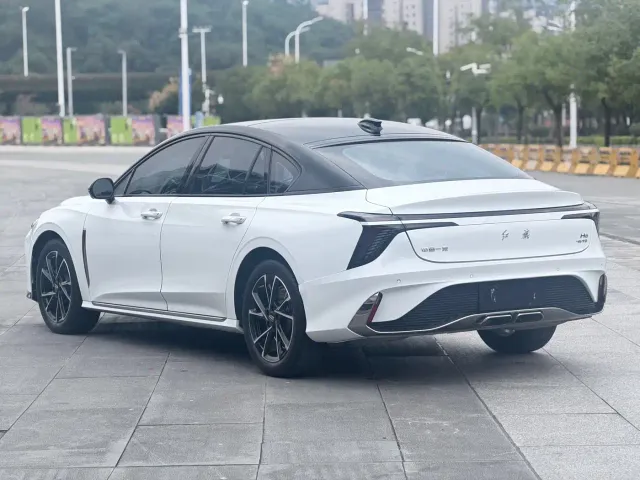 Hongqi H6 — Фото автомобиля 6