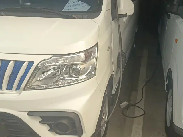 Changan Kaicheng Changan Ruixing EM80 2024 Split-door Comfort 6 Seats 41.86kWh — Фото автомобиля 3