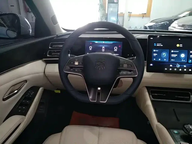 BYD Qin L — Фото автомобиля 10