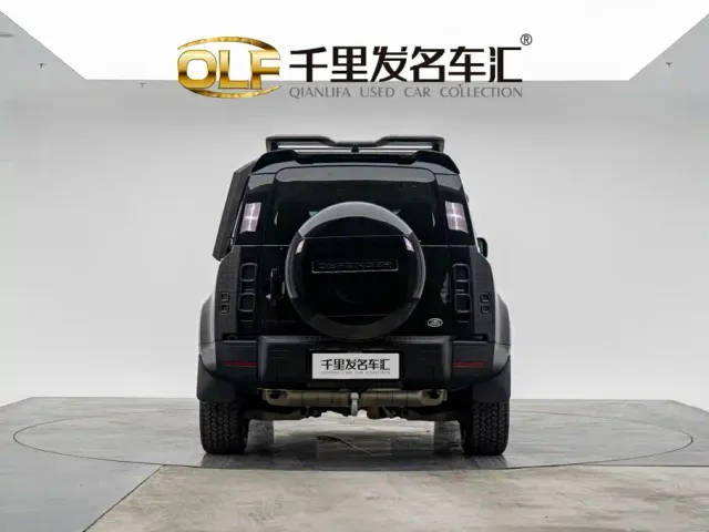 Land Rover Defender — Фото автомобиля 2