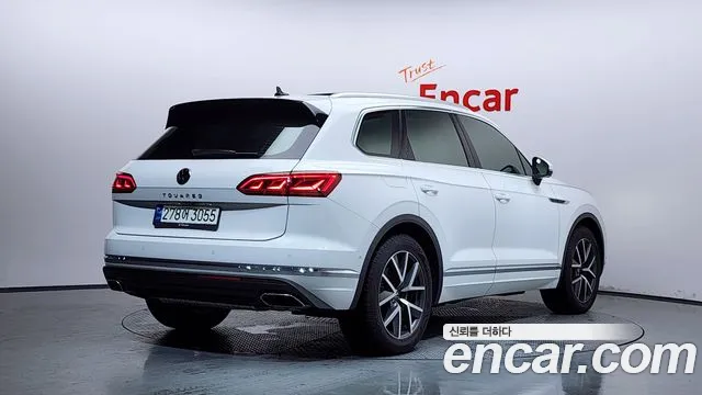 Volkswagen Touareg Generation 3 — Фото автомобиля 2