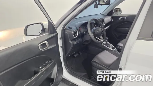 Hyundai Venue — Фото автомобиля 15