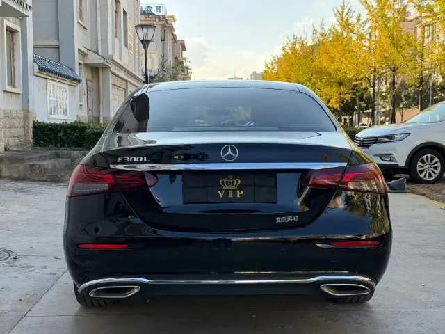 Mercedes-Benz E-Class — Фото автомобиля 7