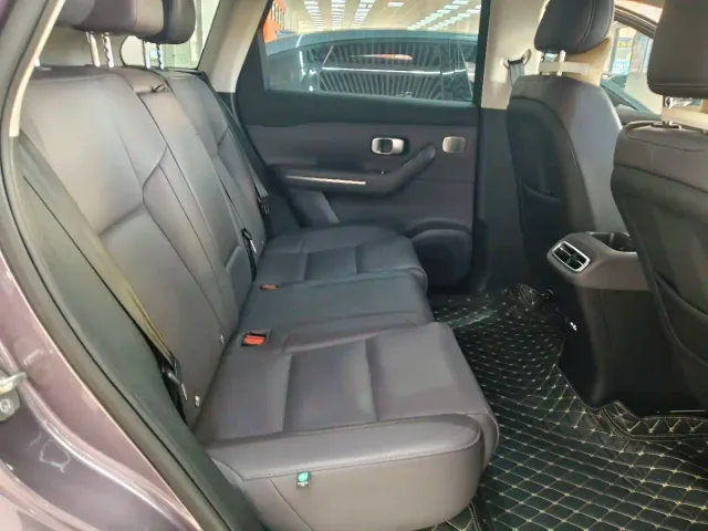 Leapmotor C10 — Фото автомобиля 12