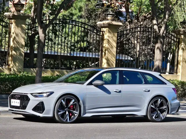 Фотография автомобиля — Audi RS 6