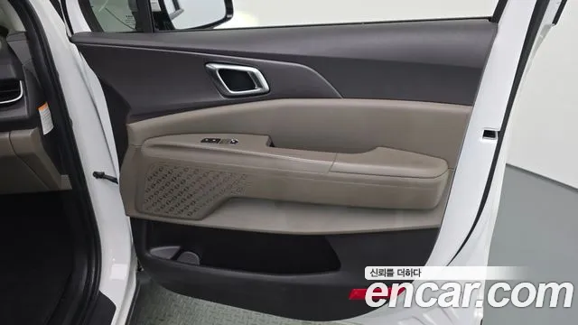 Kia Carnival — Фото автомобиля 14