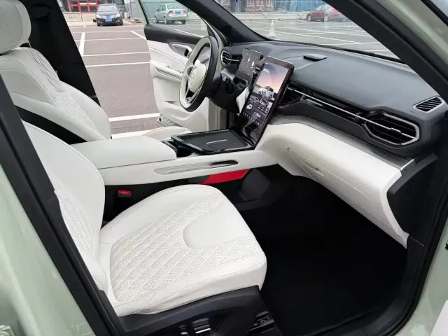 Besturn Yueyi 07 2025 210km Leisure Edition — Фото автомобиля 12