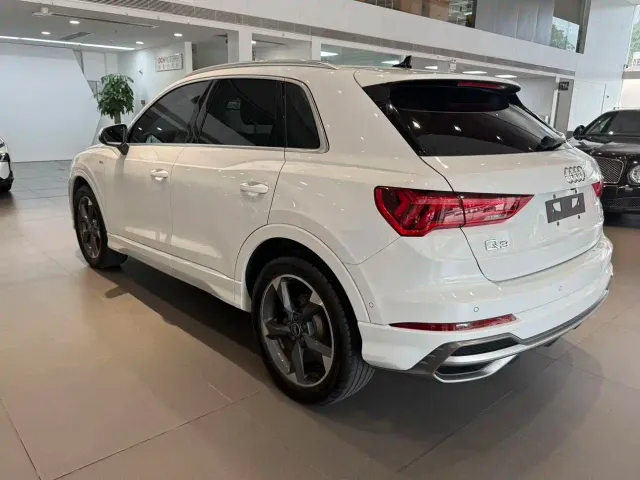 Audi Q3 — Фото автомобиля 6