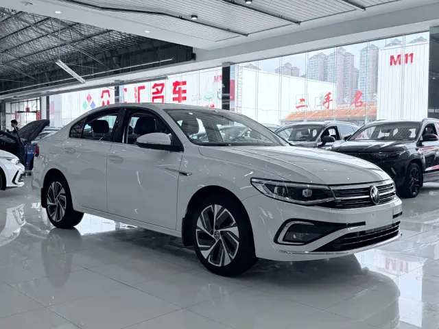 Volkswagen Bora — Фото автомобиля 3