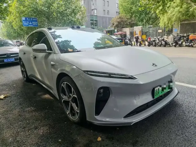 Nio ET5 Touring — Фото автомобиля 4