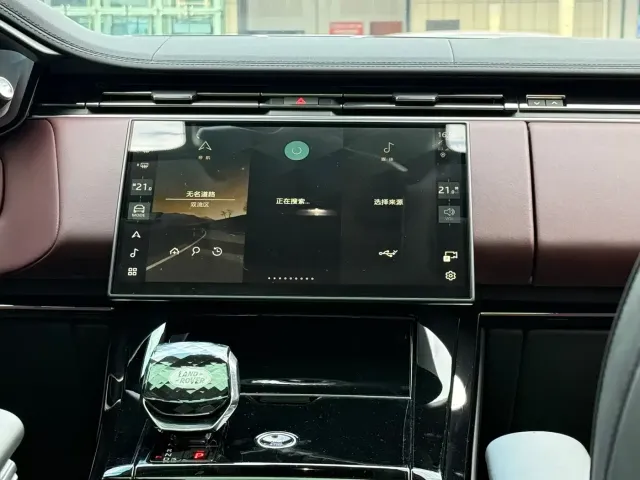 Land Rover Range Rover Sport — Фото автомобиля 11