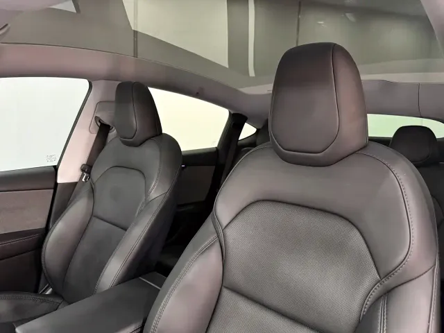 Tesla Model Y — Фото автомобиля 7