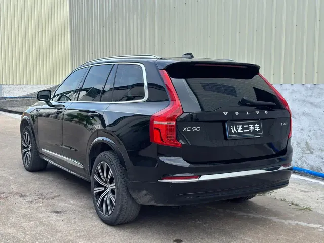Volvo XC90 — Фото автомобиля 15