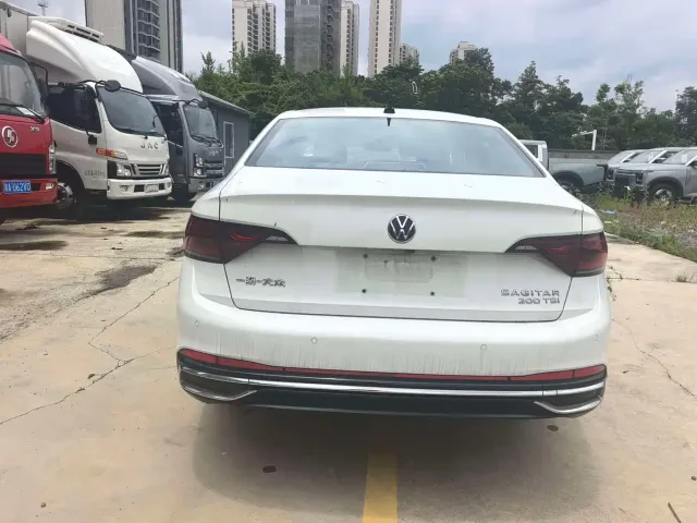 Volkswagen Sagitar — Фото автомобиля 8