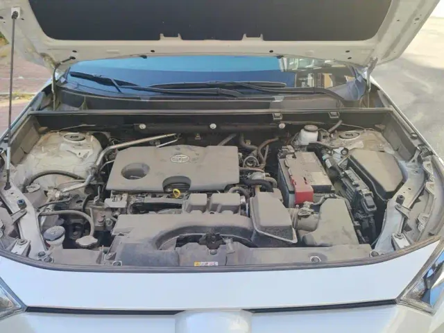 Toyota RAV4 — Фото автомобиля 10