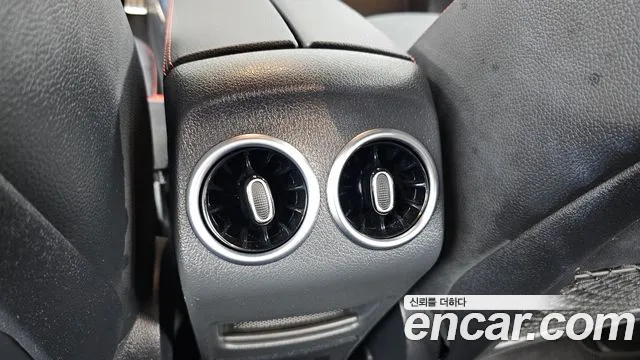 Mercedes-Benz GLB-Class — Фото автомобиля 24