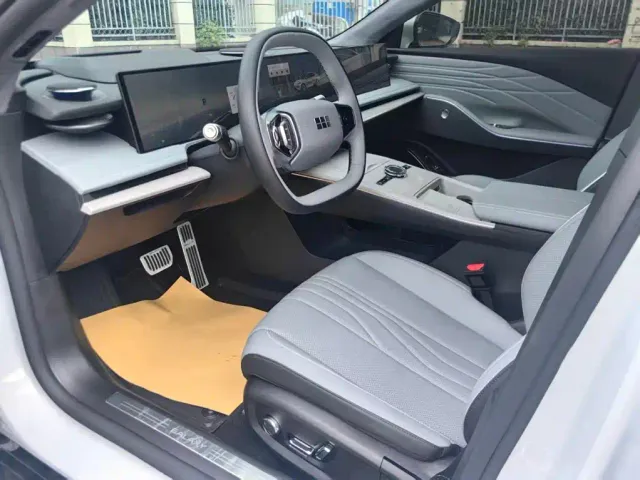 Geely Galaxy E8 — Фото автомобиля 3
