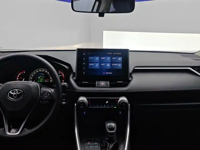 Toyota RAV4 — Фото автомобиля 13