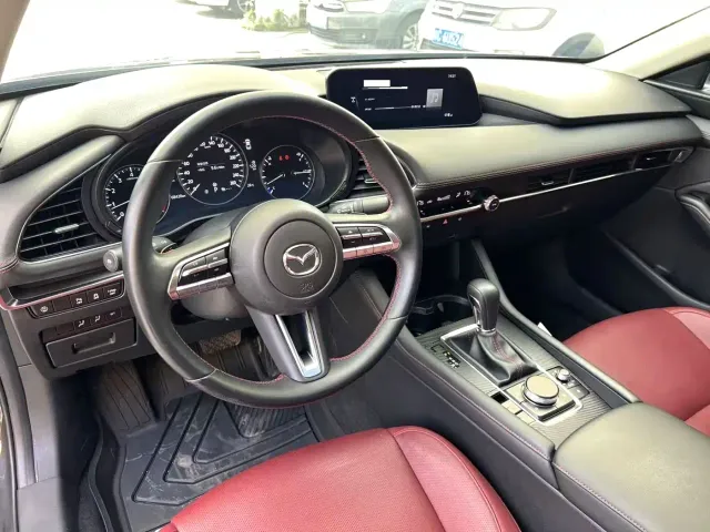 Mazda Axela — Фото автомобиля 3