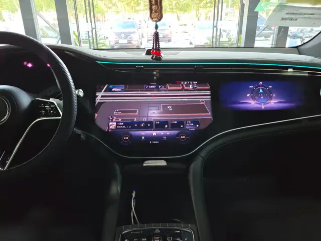 Mercedes-Benz EQS SUV — Фото автомобиля 14