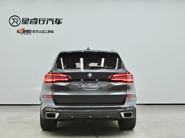 BMW BMW X5 2022 Facelift xDrive 40Li Premium M Sport Package — Фото автомобиля 4
