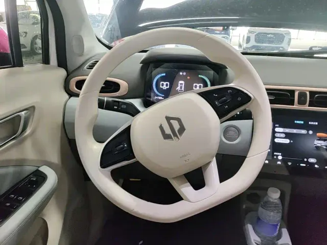 Leapmotor T03 — Фото автомобиля 10