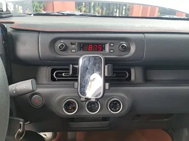 Wuling Zhiguang NEV — Фото автомобиля 12