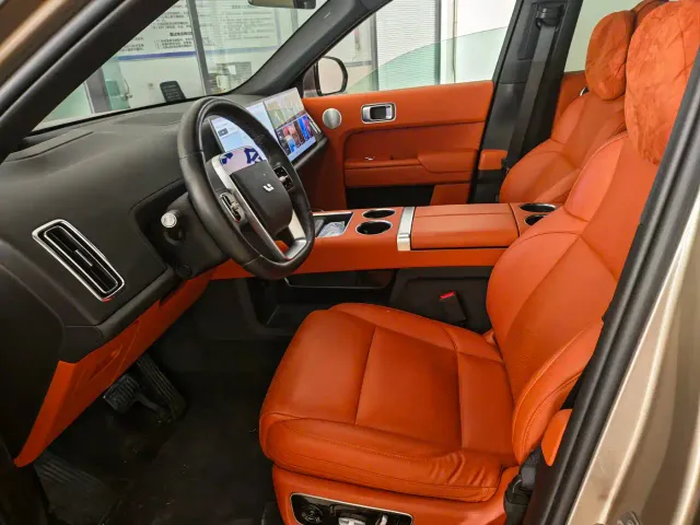 Li Auto L9 — Фото автомобиля 10