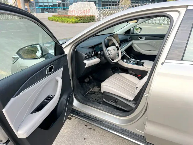 Geely Galaxy Stellar 6 — Фото автомобиля 9
