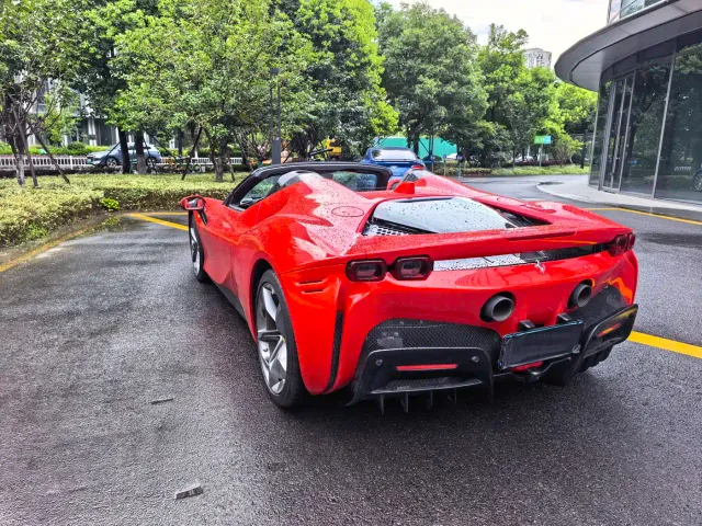 Ferrari SF90 — Фото автомобиля 16