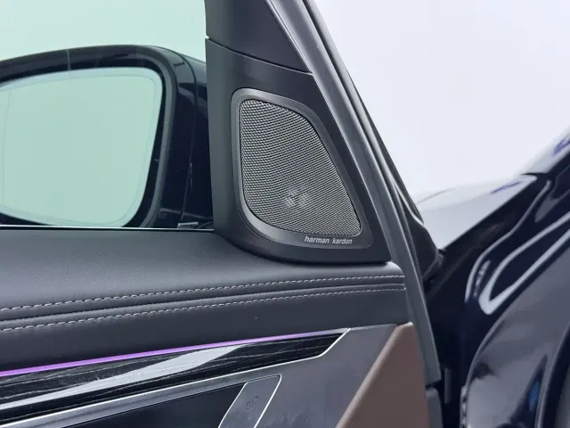 BMW 7 Series — Фото автомобиля 15