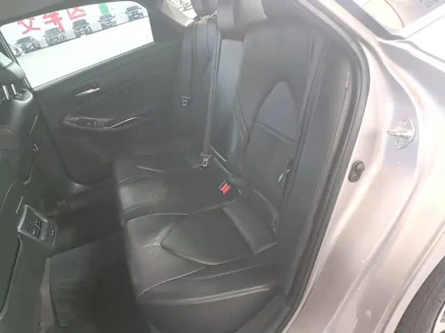 Toyota Avalon — Фото автомобиля 16