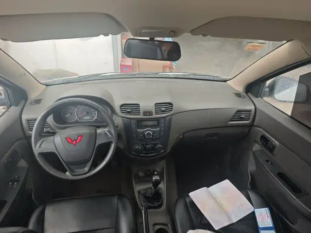 Wuling Hongguang — Фото автомобиля 8