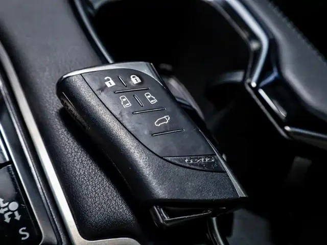 Lexus LM — Фото автомобиля 21