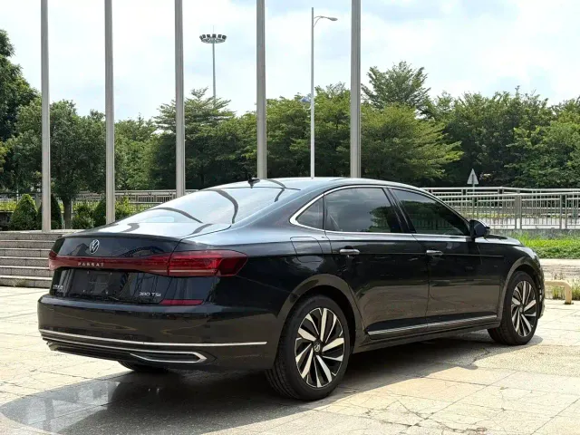Volkswagen Passat — Фото автомобиля 4