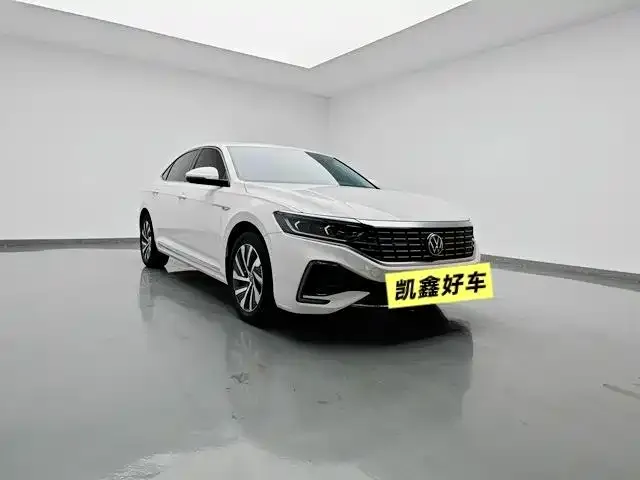 Volkswagen Passat — Фото автомобиля 3