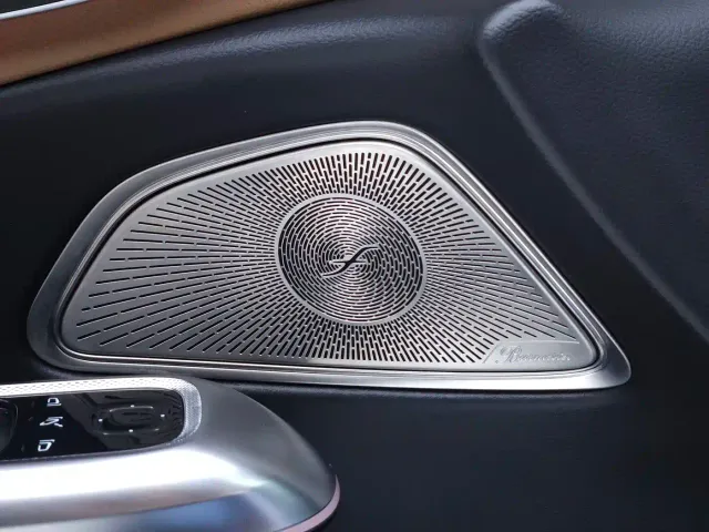 Mercedes-Benz E-Class — Фото автомобиля 18