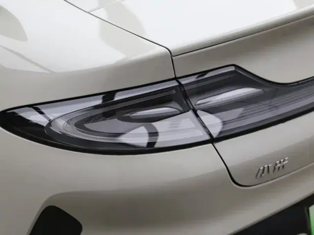 Xiaomi SU7 — Фото автомобиля 30