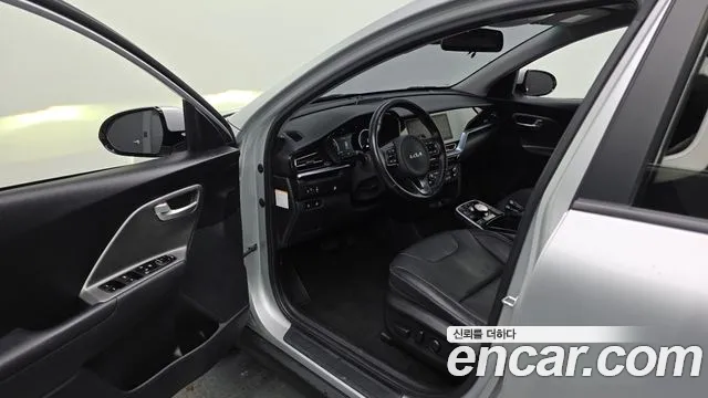 Kia Niro Niro Plus Air — Фото автомобиля 10