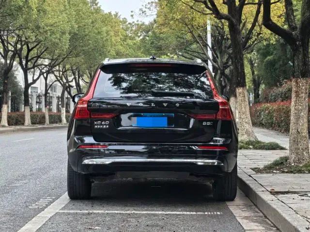 Volvo XC60 — Фото автомобиля 13