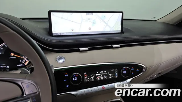 Genesis GV70 2.5T Бензин AWD — Фото автомобиля 12