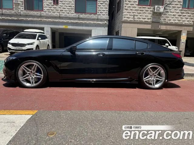 BMW 8 Series G15 — Фото автомобиля 3